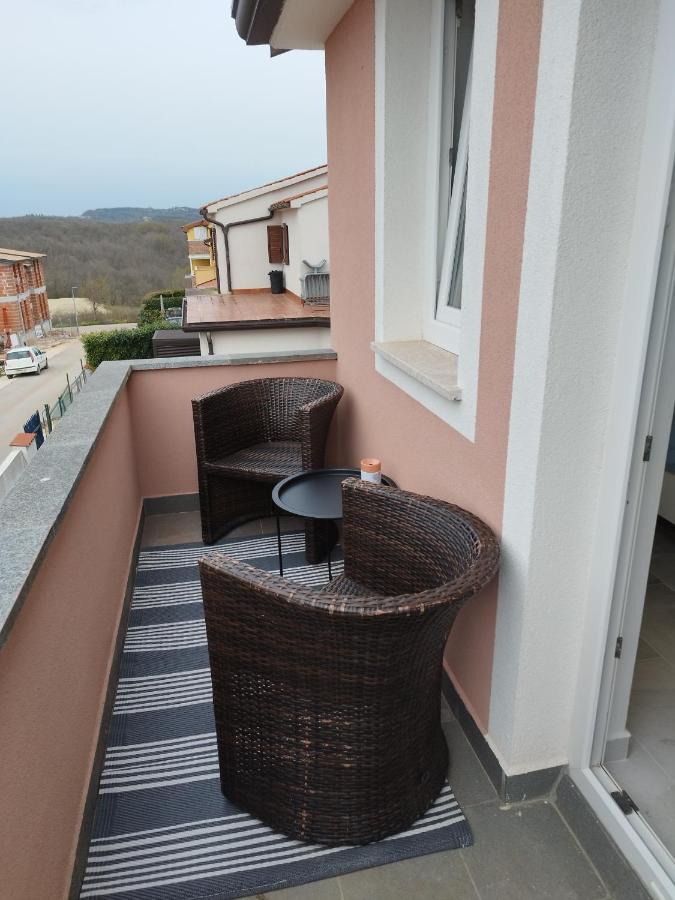 Tonis Apartment Buje Exterior photo
